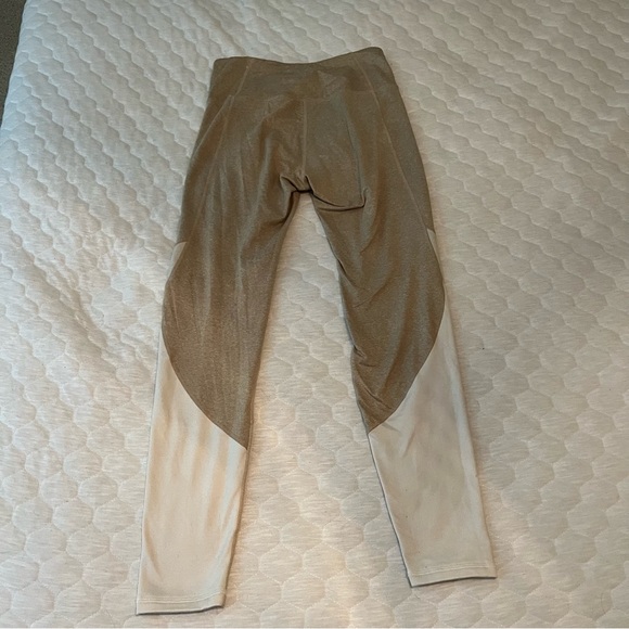 Old Navy Tan Active Leggings - Size M - Picture 2 of 6